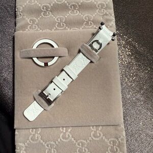 NWOT Authentic Gucci Small U-Play Kit White Leather Watch Strap And Bezel